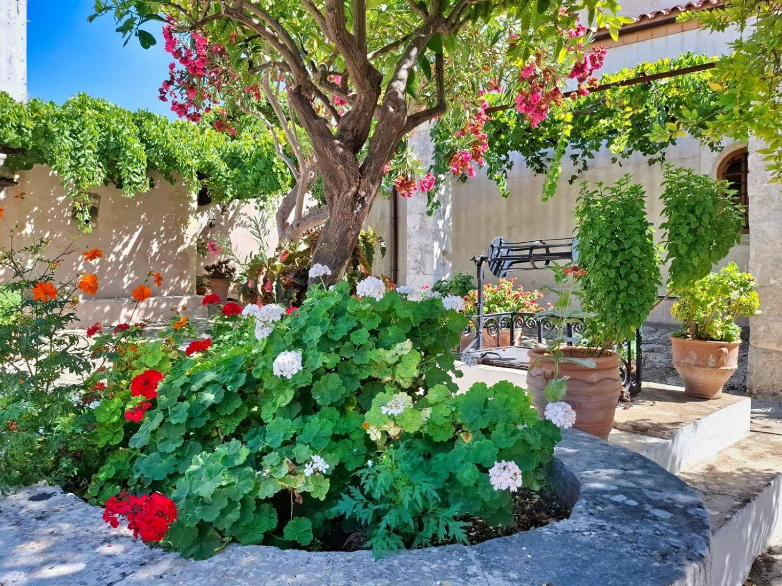 4 Seasons Suites Paradise Near Athens Airport 2 Markopoulo Mesogaias Exterior photo